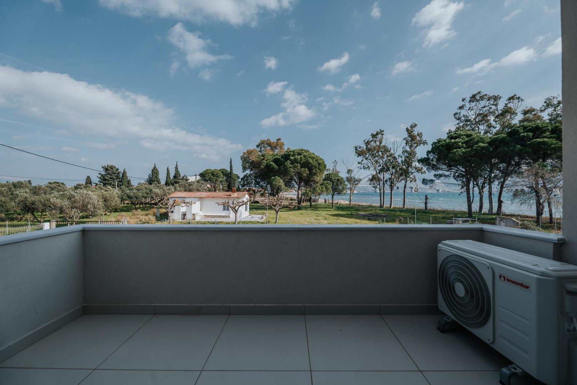 Ponte Suites Antirrio Exterior foto